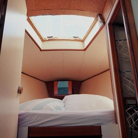 Готель Cozy Lisbon Marina Sleepaboard - Sail Away Екстер'єр фото