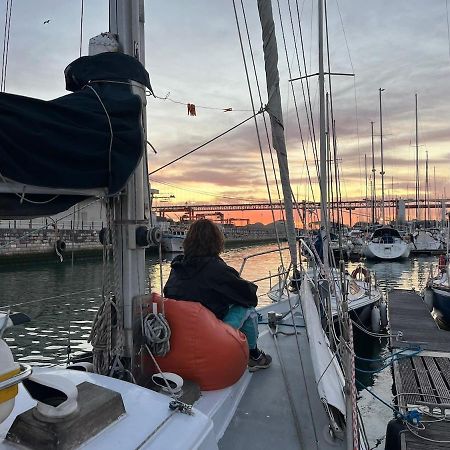 Готель Cozy Lisbon Marina Sleepaboard - Sail Away Екстер'єр фото