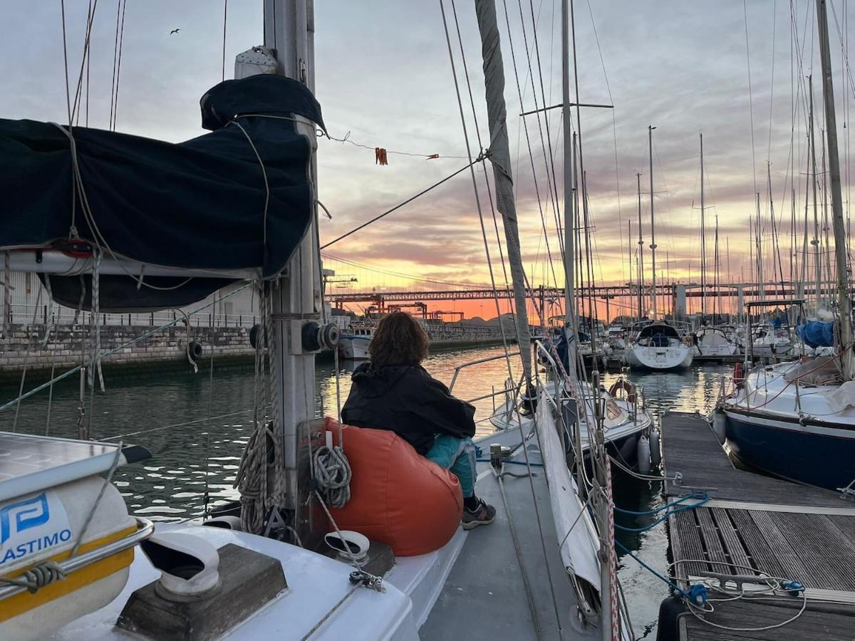 Готель Cozy Lisbon Marina Sleepaboard - Sail Away Екстер'єр фото