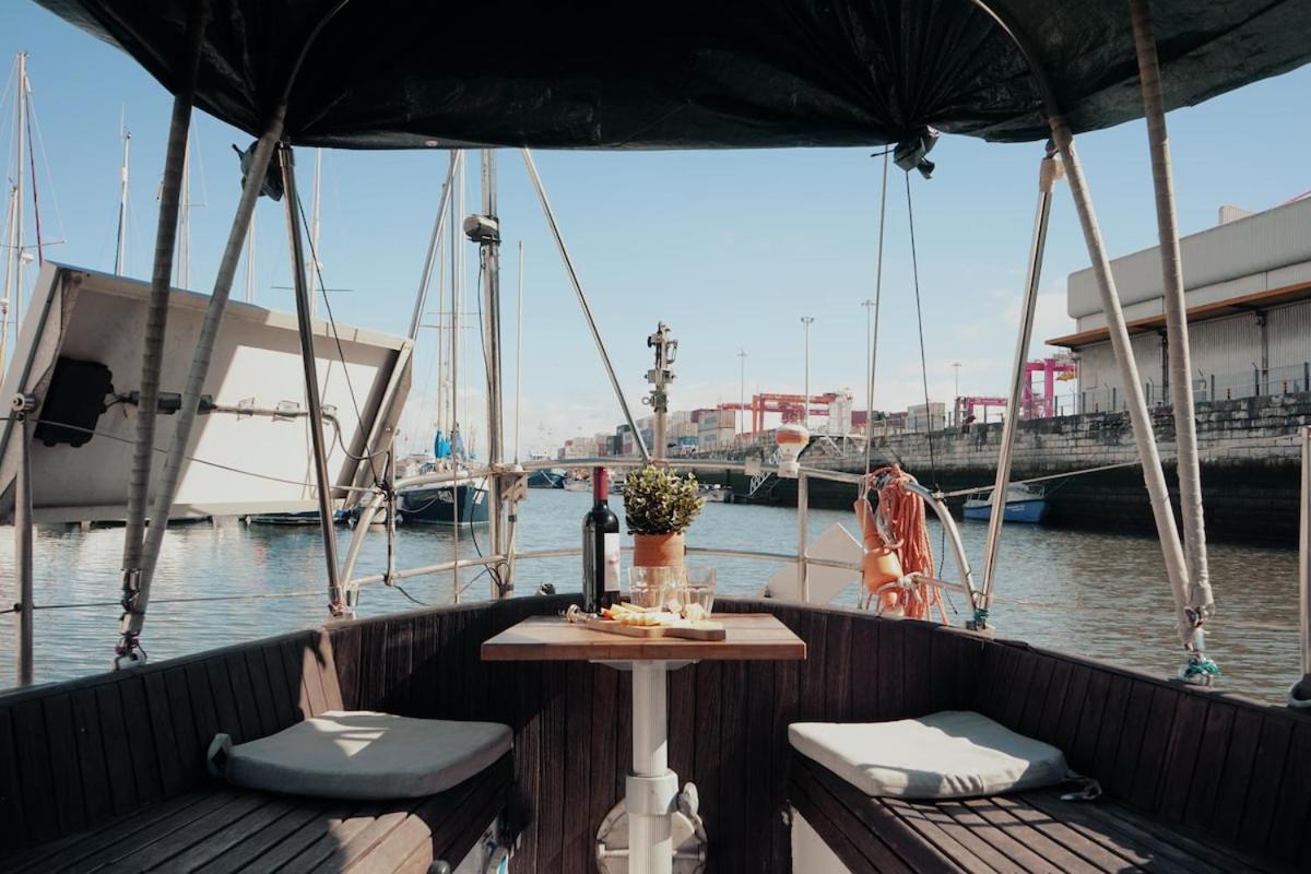 Готель Cozy Lisbon Marina Sleepaboard - Sail Away Екстер'єр фото