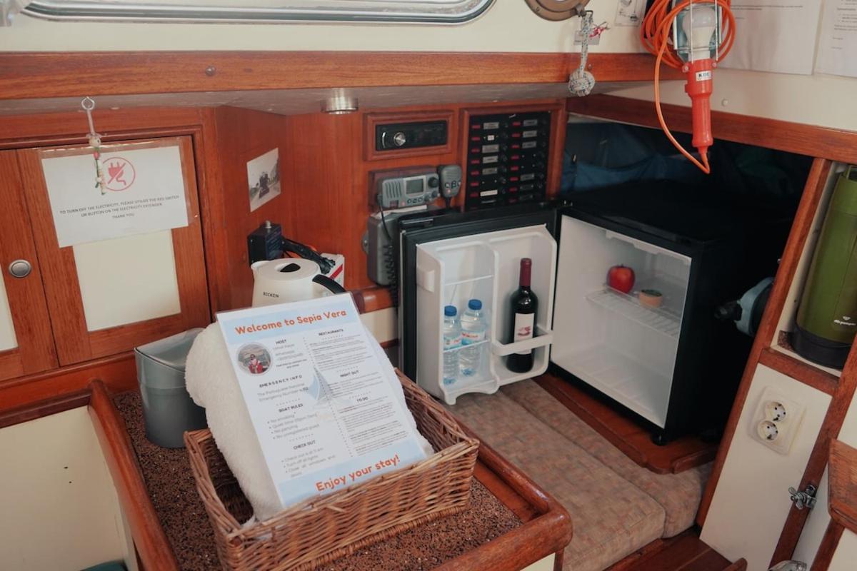 Готель Cozy Lisbon Marina Sleepaboard - Sail Away Екстер'єр фото