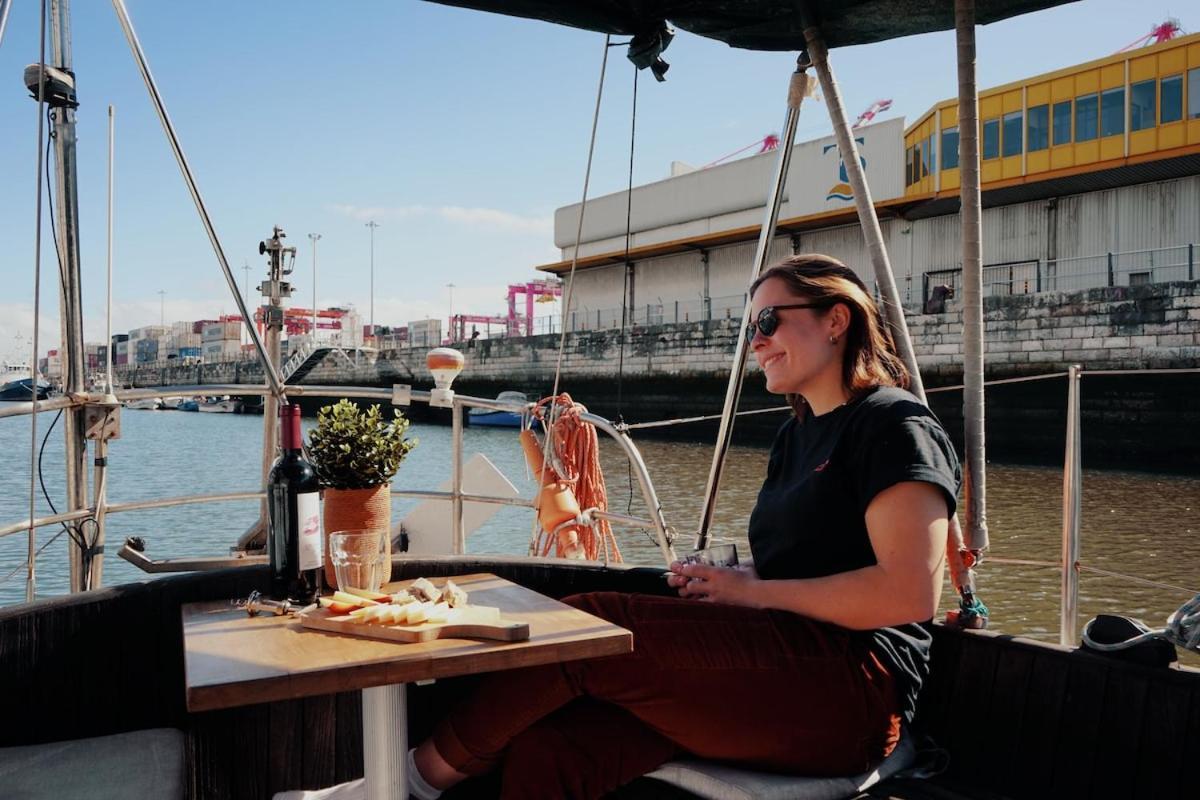 Готель Cozy Lisbon Marina Sleepaboard - Sail Away Екстер'єр фото